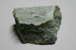 糸魚川産　翡翠原石