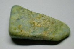糸魚川産　翡翠原石
