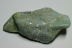 糸魚川産　翡翠原石