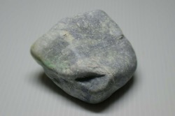 糸魚川産　翡翠原石