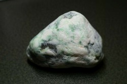 糸魚川産　翡翠原石