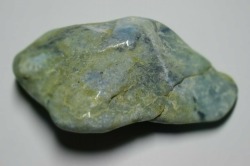 糸魚川産　翡翠原石