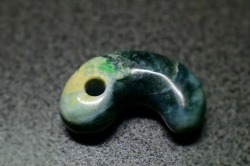 糸魚川産翡翠　勾玉　32mm