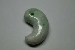 糸魚川産翡翠　勾玉　41mm
