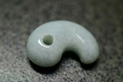 糸魚川産翡翠　勾玉　17mm