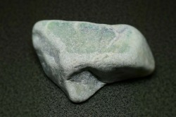 糸魚川産　翡翠原石
