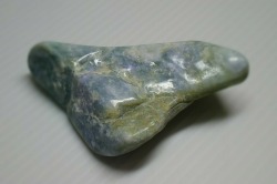糸魚川産　翡翠原石