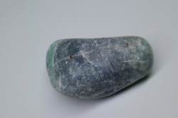糸魚川産　翡翠原石