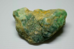 糸魚川産　翡翠原石
