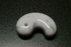 糸魚川産翡翠　勾玉　42mm