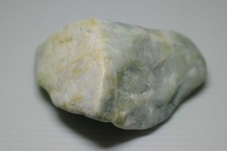 糸魚川産　翡翠原石