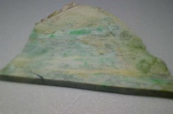 糸魚川産　翡翠　原石　板