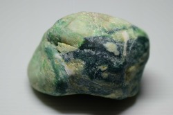 糸魚川産　翡翠原石