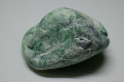 糸魚川産　翡翠原石