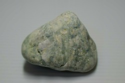 糸魚川産　翡翠原石