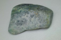 糸魚川産　翡翠原石　