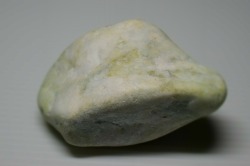 糸魚川産　翡翠原石