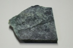 糸魚川産　翡翠原石　板