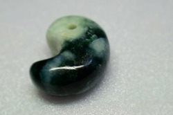 糸魚川産　勾玉　33mm