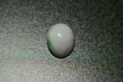 糸魚川産　本翡翠　ルース