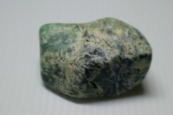 糸魚川産　翡翠原石