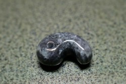 糸魚川産翡翠　勾玉　22mm