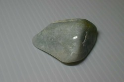 糸魚川産　翡翠　原石