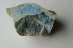 糸魚川産　翡翠　原石　青