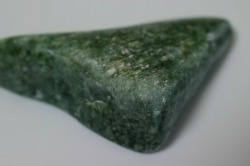 糸魚川産　翡翠　原石