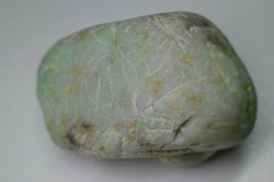 糸魚川産　翡翠原石　海石
