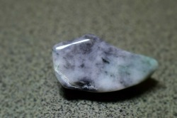 糸魚川産　翡翠原石　