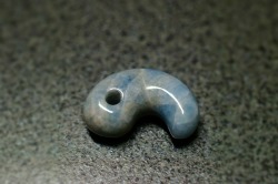 糸魚川産翡翠　勾玉　19mm