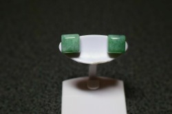 ピアス