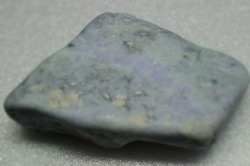糸魚川産　ラベンダー原石　