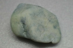 糸魚川産　翡翠　原石