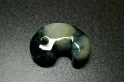 糸魚川産翡翠　勾玉　33mm