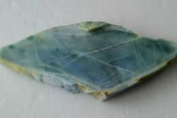 糸魚川産　翡翠原石　板
