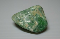 糸魚川産　翡翠原石