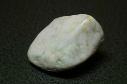 糸魚川産　翡翠原石