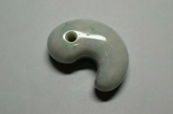 糸魚川産翡翠　勾玉　31mm