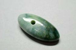 糸魚川産翡翠　大珠　37mm