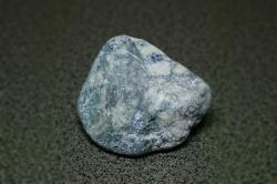 糸魚川産　翡翠原石