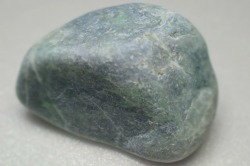 糸魚川産　翡翠原石