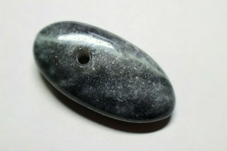 糸魚川産翡翠　大珠　38mm