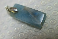 糸魚川産　翡翠　ペンダントトップ