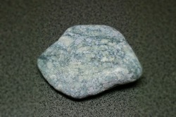 糸魚川産　翡翠原石
