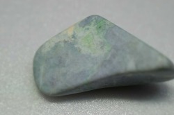 糸魚川産　ラベンダー　原石　