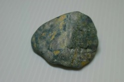 糸魚川産　翡翠原石