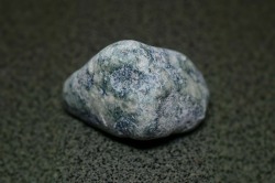 糸魚川産　翡翠原石