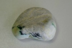 糸魚川産　翡翠原石　